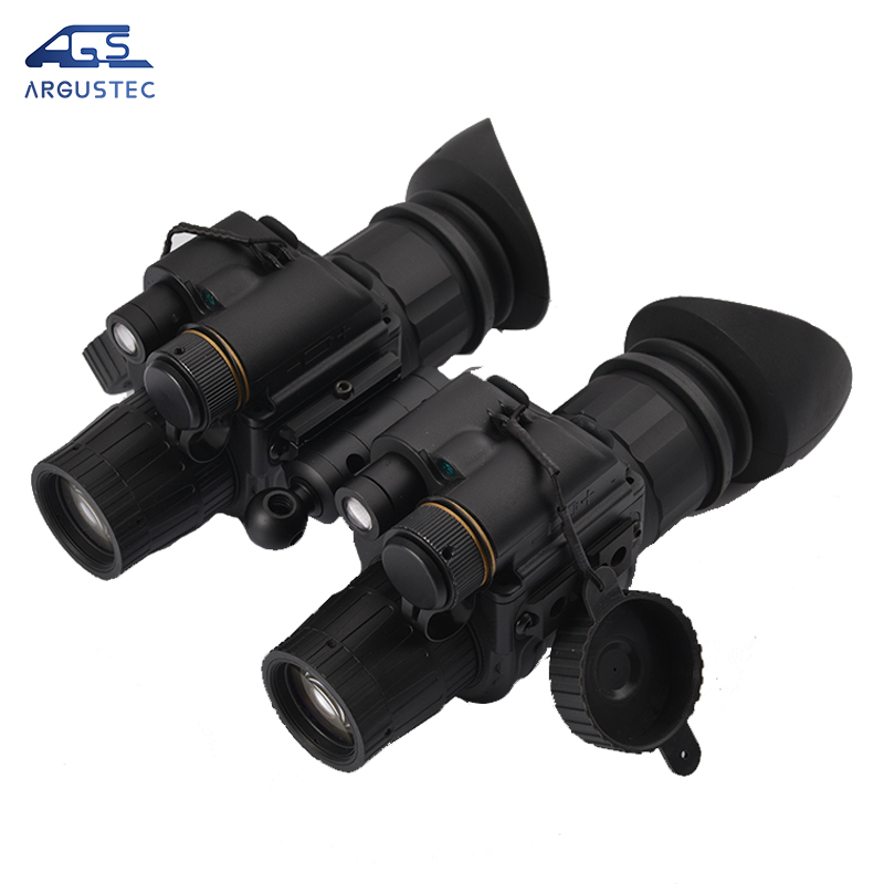 argustec ag​​t-dm2011頭盔類型的夜視鏡，用於野生動物狩獵熱範圍